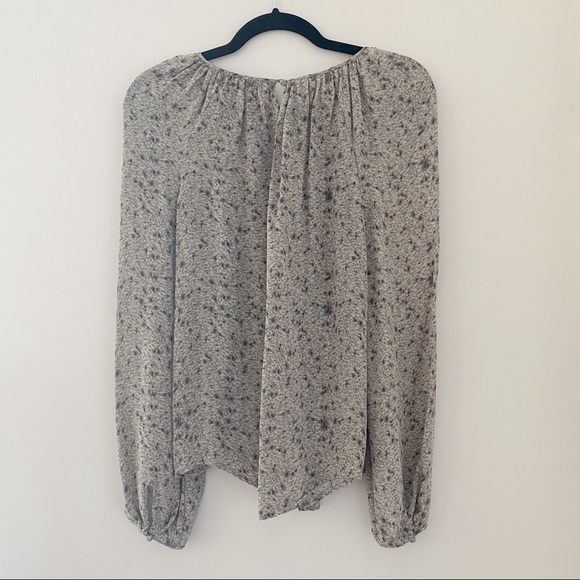 Lovely Elizabeth and James Blouse - Picture 4 of 5